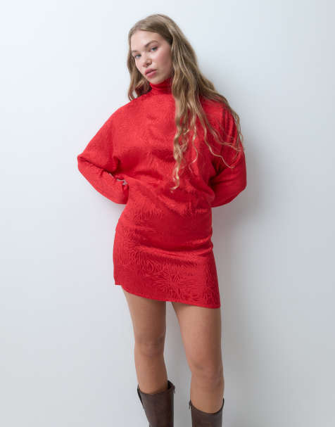 ASOS DESIGN Petite Minikleid mit hohem Halsausschnitt, Fledermausärmeln und Satin-Jacquard in Rot - view 1