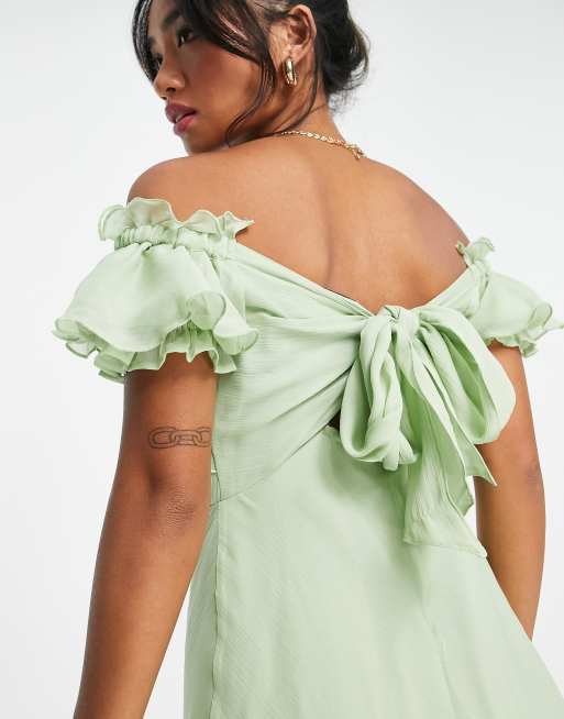 ASOS DESIGN Petite – Mintgrön miniklänning i off shoulder-modell med knappar fram och volang, 3 av 4