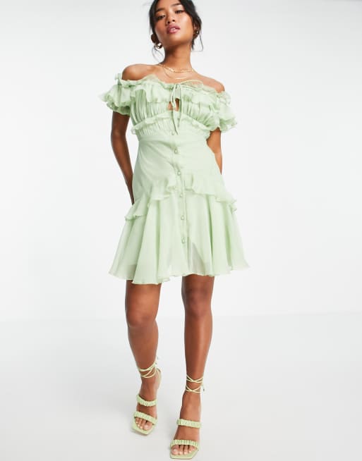 ASOS DESIGN Petite – Mintgrön miniklänning i off shoulder-modell med knappar fram och volang, 4 av 4