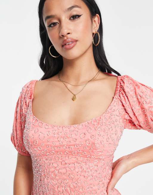 ASOS DESIGN Petite – Mit Pailletten verziertes Minikleid in Pfirsich mit Puffärmeln, 4 von 4