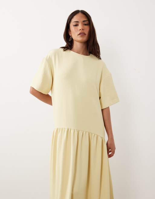 ASOS DESIGN Petite – Mittellanges T-Shirt-Kleid in Buttermilchgelb mit tiefer Taille, 2 von 4