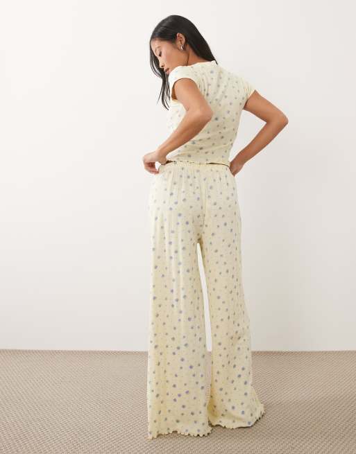 ASOS DESIGN Petite mix & match pointelle pyjama trouser in buttermilk & blue ditsy print, 3 of 4