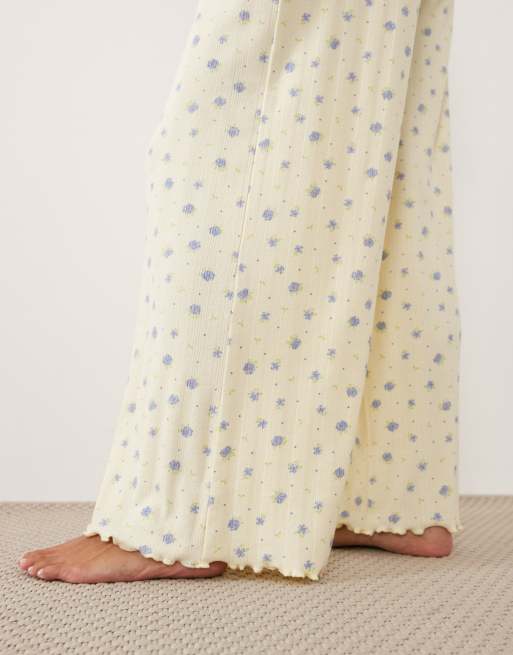 ASOS DESIGN Petite mix & match pointelle pyjama trouser in buttermilk & blue ditsy print, 4 of 4