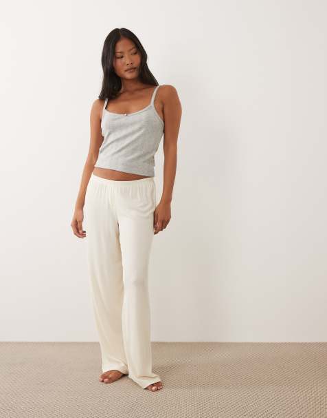 ASOS DESIGN Petite – Mixa och matcha – Benvita, ribbade pyjamasbyxor med vida ben - view 1