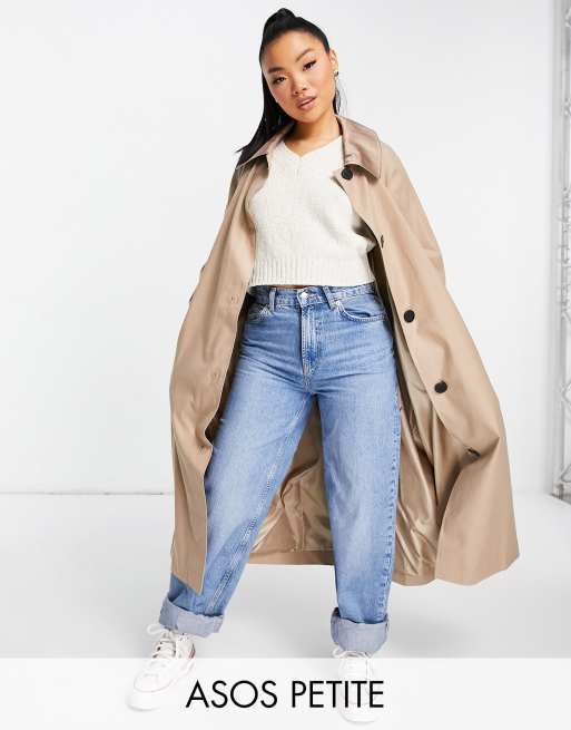 ASOS DESIGN Petite - Mokkabrun trenchcoat med satin-detaljer i boyfriend-stil