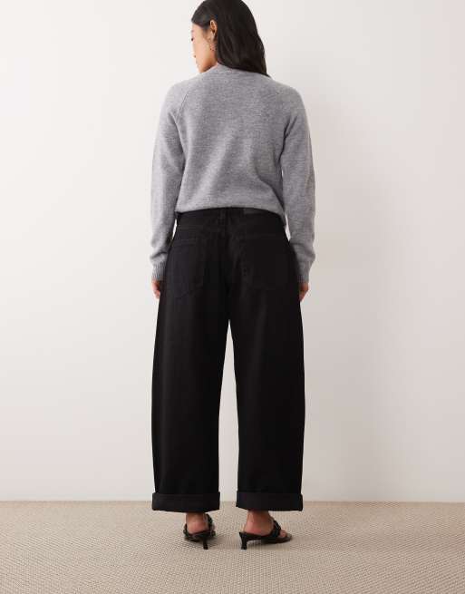 ASOS DESIGN petite mom jeans met omslag in zwart, 3 van 5