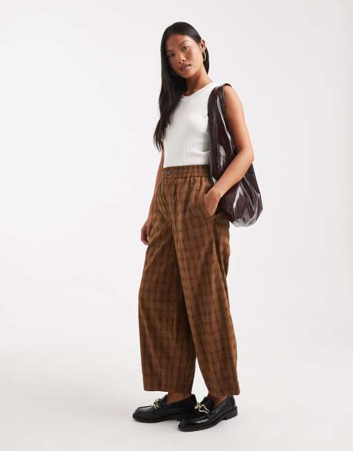 ASOS DESIGN Petite – Musztardowe wciągane spodnie barrel z fakturowanego materiału w kratkę z przeszyciami