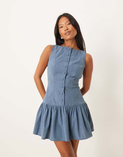 ASOS DESIGN Petite – Niebieska zapinana na guziki sukienka sztruksowa mini z prostym dekoltem i obniżonym stanem