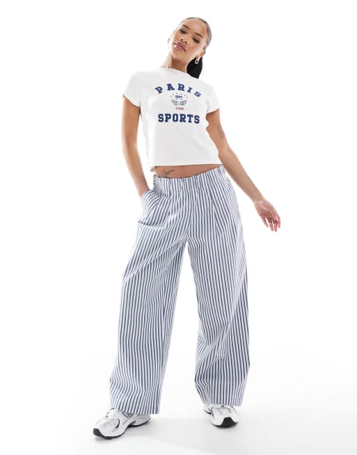 ASOS DESIGN Petite – Obszerne wciągane spodnie z szerokimi nogawkami i wzorem w niebieskie paski