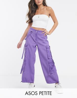 asos petite -  DESIGN Petite – Ölgewaschene Combat-Hose mit Trägern in Violett-Lila