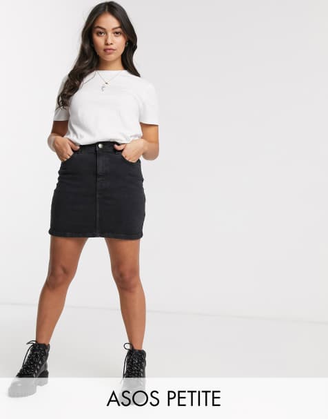ASOS DESIGN Petite – Original – Jeansrock in verwaschenem Schwarz mit hohem Bund