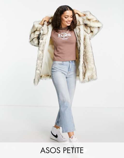 ASOS DESIGN Petite - Oversized jas van imitatiebont met capuchon in bruin