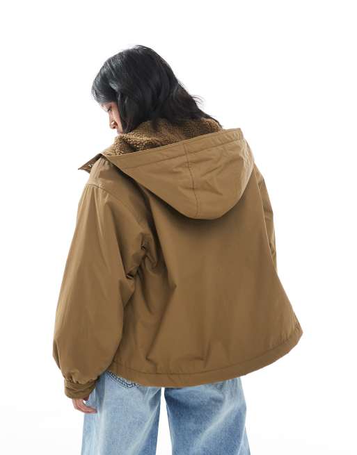 ASOS DESIGN Petite - Oversized regenjas met fleecevoering in olijfgroen, 2 van 4