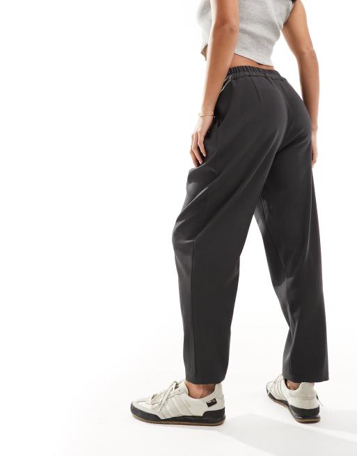ASOS DESIGN Petite - Pantalon ajusté coupe fuselée avec ceinture asymétrique - Anthracite, 5 de 5