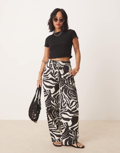 ASOS DESIGN Petite - Pantalon aspect lin à enfiler avec imprimé à zébrures effet rapiécé - view 1