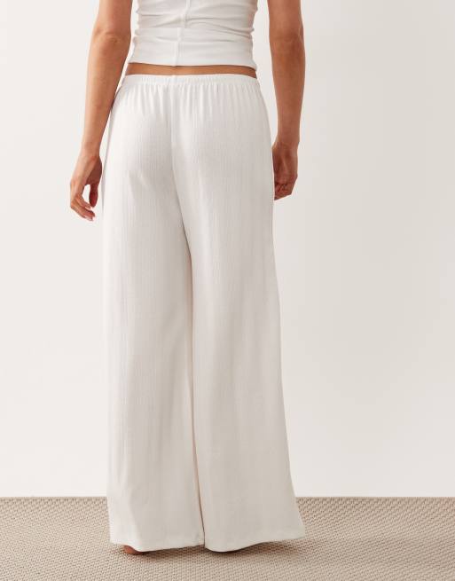 ASOS DESIGN Petite - Pantalon de pyjama large en maille pointelle avec petit détail rose - Blanc, 4 de 4