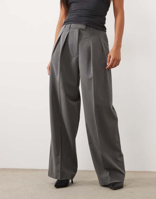 ASOS DESIGN Petite pantalon large ajusté avec détail de plis en charbon, 3 de 5