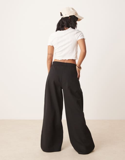 ASOS DESIGN Petite - Pantalon ultra ample en maille interlock - Noir, 3 de 5