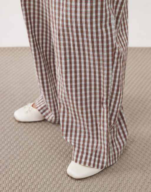 ASOS DESIGN Petite pantalon volume en seersucker à carreaux vichy, 4 de 5