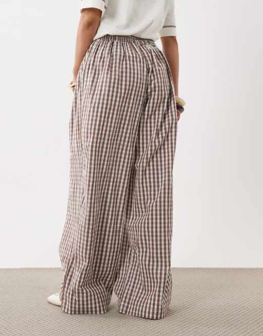 ASOS DESIGN Petite pantalon volume en seersucker à carreaux vichy, 5 de 5
