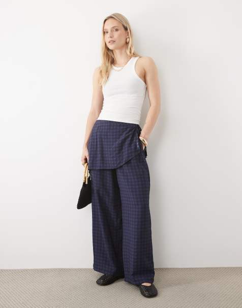 ASOS DESIGN Petite pantalones de pernera recta con detalle de falda en cuadros vichy azul marino - view 1