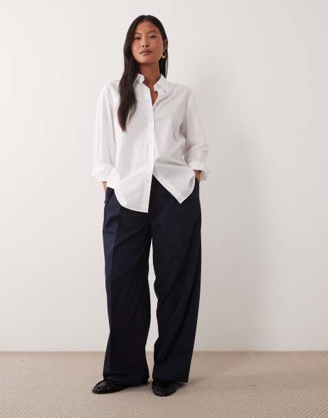 ASOS DESIGN Petite pantalones de sastre de pernera ancha con detalle de pinzas en azul marino - view 1