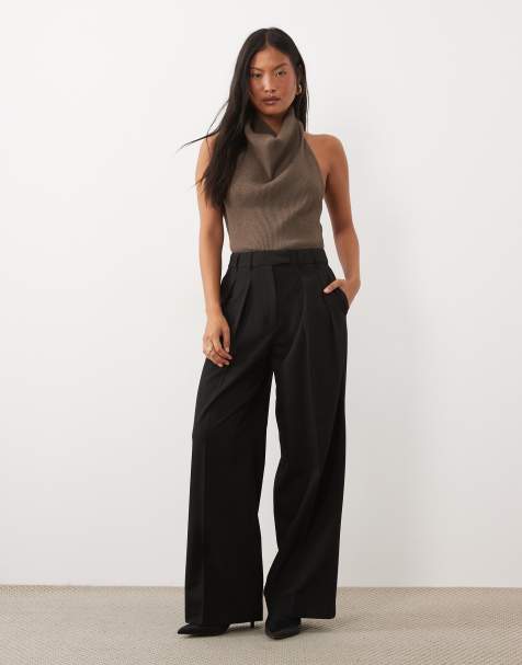 ASOS DESIGN Petite - Pantalones de traje de pernera ancha con detalle de pinzas en negro - view 1