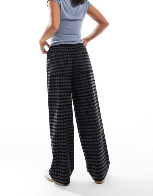 ASOS DESIGN Petite - Pantaloni a cilindro a quadri neri e grigi allacciati in vita, 2 di 5
