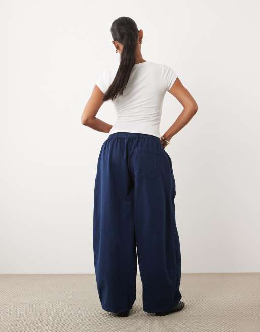 ASOS DESIGN Petite - Pantaloni blu navy con coulisse in vita, 3 di 5