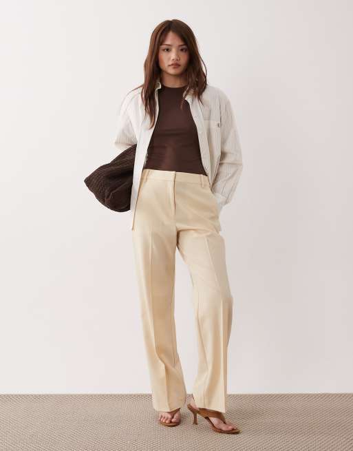 ASOS DESIGN Petite - Pantaloni dritti slim sartoriali color latticello