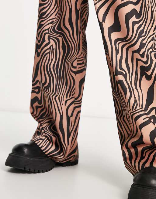 ASOS DESIGN Petite - Pantaloni in raso con stampa zebrata, 3 di 4