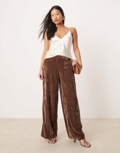 ASOS DESIGN Petite - Pantaloni in velluto color cioccolato stropicciati - view 1
