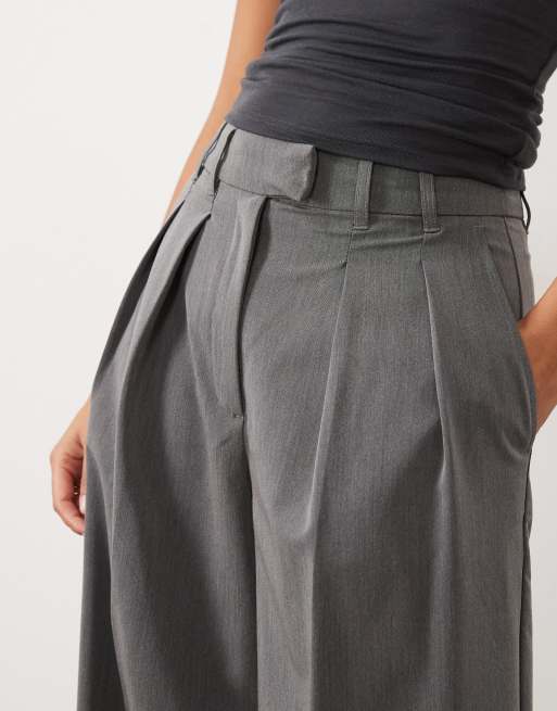ASOS DESIGN Petite pantaloni sartoriali a gamba larga con piega in antracite, 4 di 5