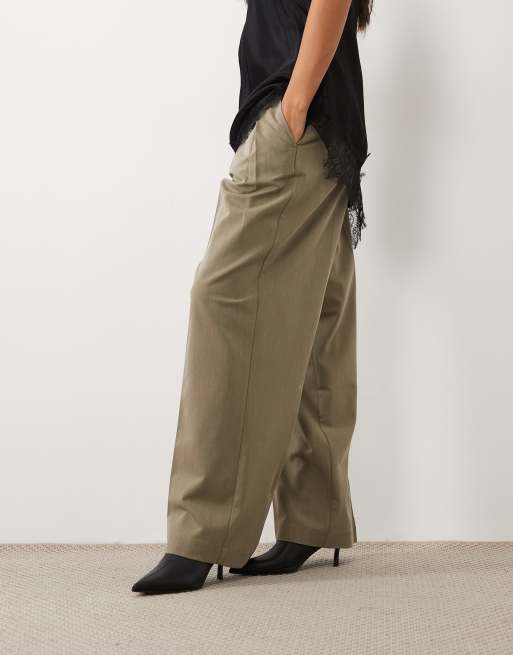 ASOS DESIGN Petite pantaloni sartoriali a gamba larga con piega in mélange oliva, 3 di 5
