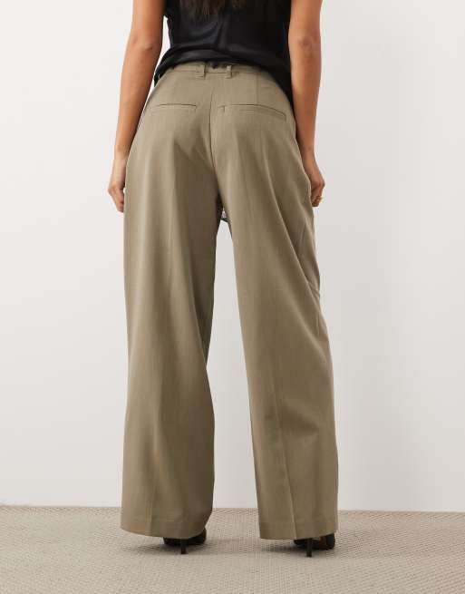 ASOS DESIGN Petite pantaloni sartoriali a gamba larga con piega in mélange oliva, 5 di 5