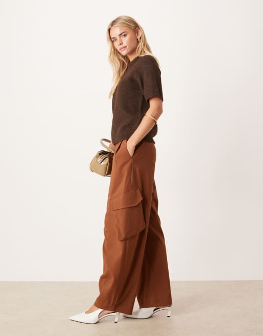 ASOS DESIGN Petite - Pantaloni sartoriali bombati marrone tabacco multitasche , 4 di 5