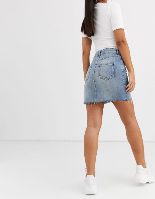 Asos Design Petite Pelmet Jeansrock In Hellblauer Waschung Asos