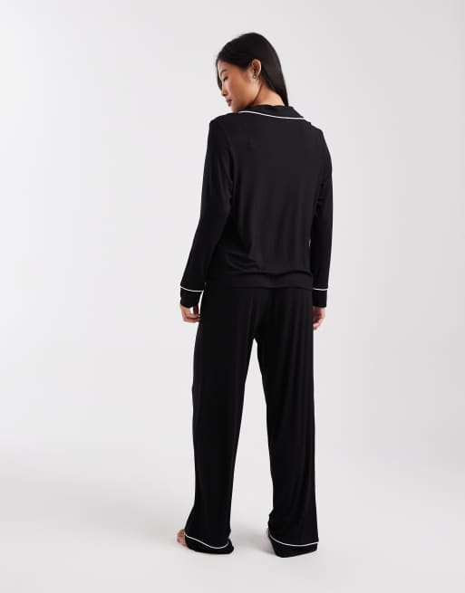 ASOS DESIGN Petite - Pigiama super morbido con camicia a maniche lunghe e pantaloni nero con profili a contrasto, 4 di 4