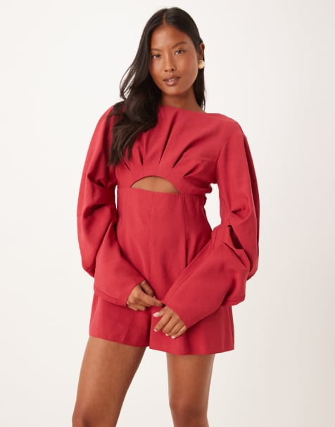 ASOS DESIGN Petite - Playsuit met gebogen mouwen en plooien in framboos - view 1