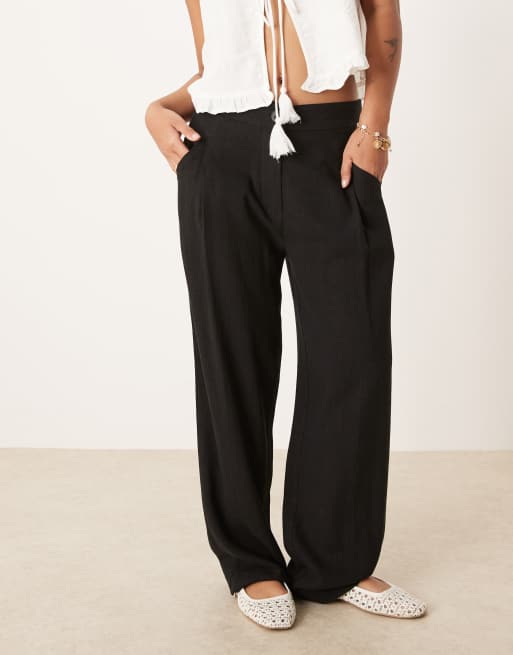 ASOS DESIGN Petite pleat front tapered trousers with linen in black, 2 of 5