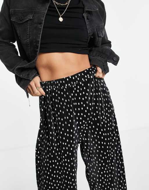 ASOS DESIGN Petite plisse culotte pant in mono polka dot, 3 of 4