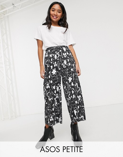 ASOS DESIGN Petite plisse culotte trouser in mono floral print