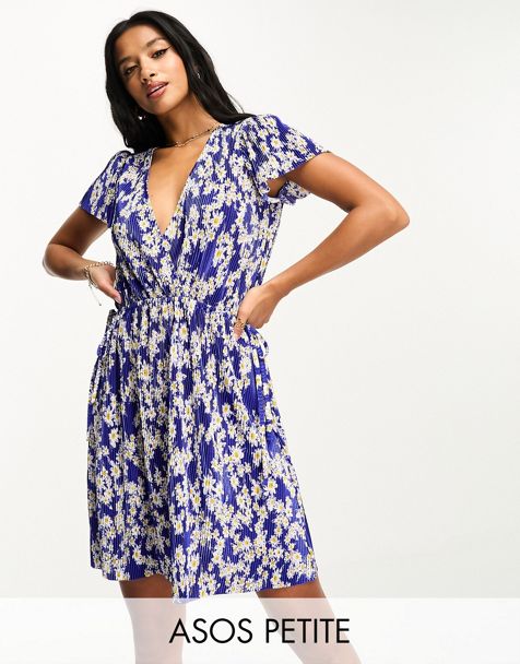Page 10 - Women's Petite Clothing | Petite Dresses, Jeans & Outfits | ASOS
