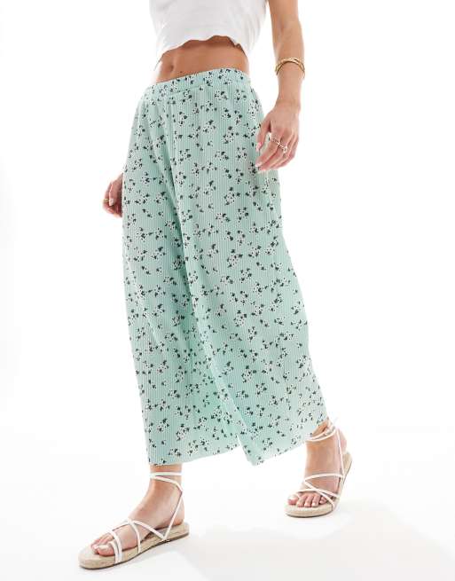 ASOS DESIGN Petite plisse wide culotte pants in green floral, 4 of 5
