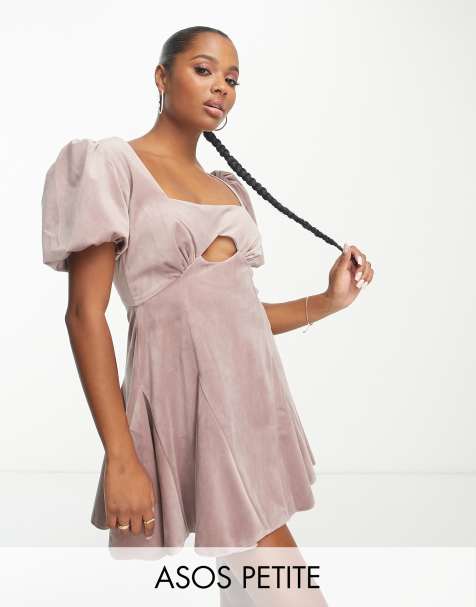 Petite Long Sleeve Shirred Maxi Dress in Pink – Chi Chi London