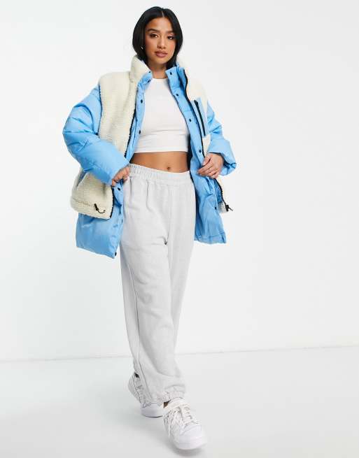 ASOS DESIGN Petite puffer jacket with detachable borg vest in blue and cream, 4 of 4