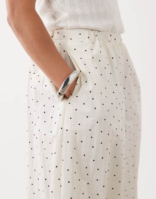 ASOS DESIGN Petite pull-on-ballonbukser i bomulds- og nylonblanding med prikker, 2 af 5