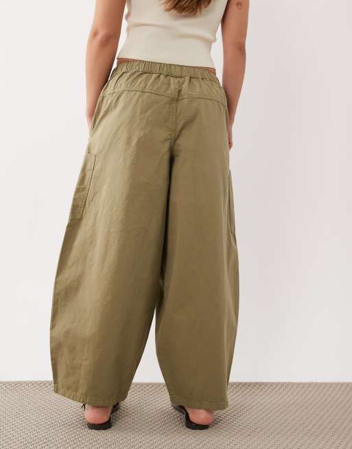 ASOS DESIGN Petite pull on barrel trousers in khaki, 3 of 5