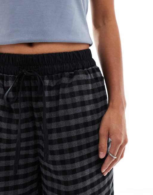 ASOS DESIGN Petite pull on tie waist barrel trousers in black & grey check, 4 of 5