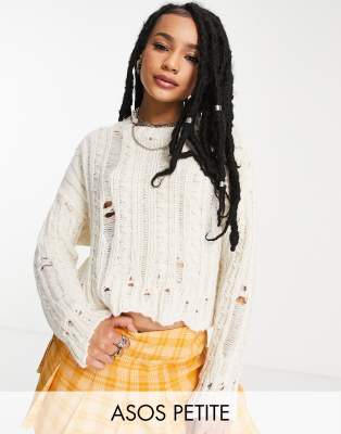 ASOS DESIGN Petite - Pullover in Creme mit Zopfstrickmuster und Leiternaht-Weiß